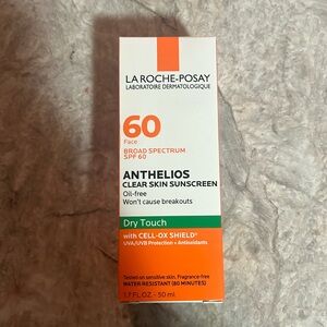 La Roche-posay Anthelios Clear Skin Sunscreen dry touch SPF 60 1.7oz NIB